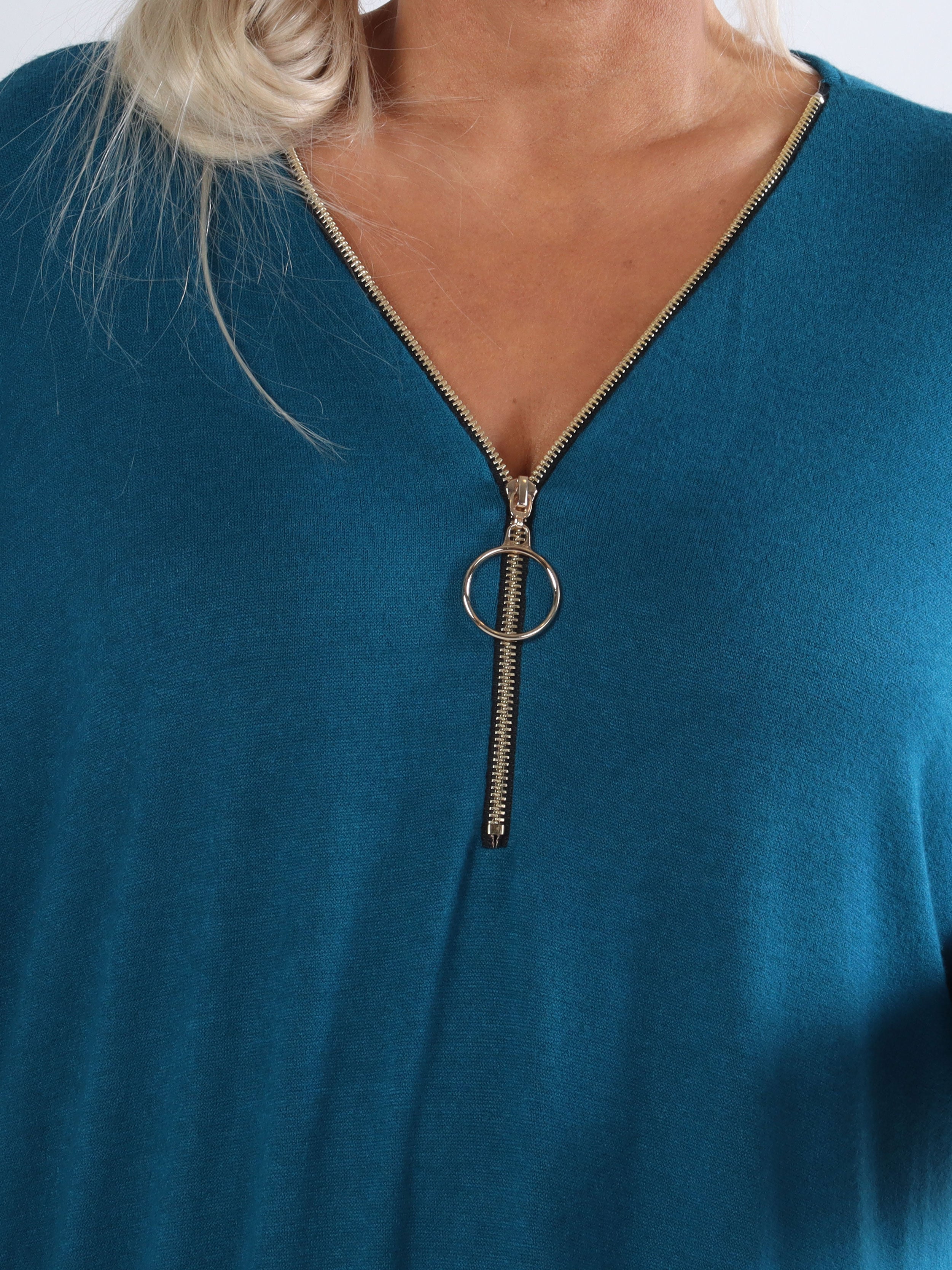 Filippa - Super blød plus size strikkjole med lynlås